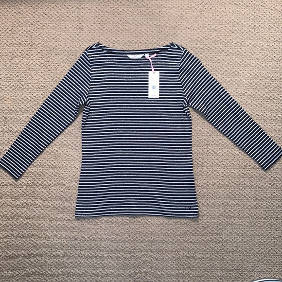 NWT: Vineyard Vines Top - Picture 3 of 10